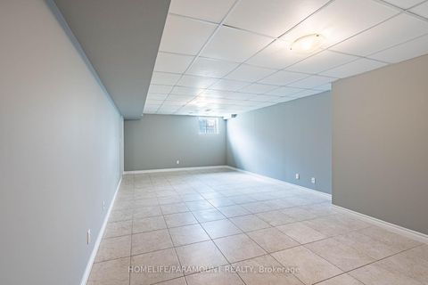 Photo 8 at 121 Highmark Drive, Vellore Village, Vaughan