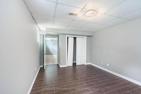 Photo 9 at 121 Highmark Drive, Vellore Village, Vaughan
