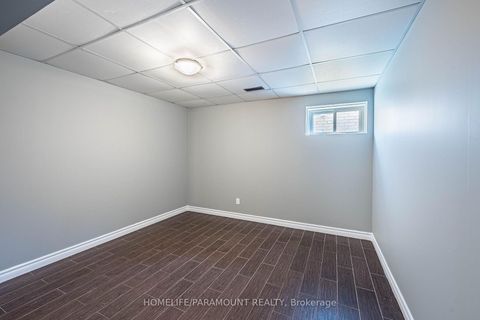Photo 10 at 121 Highmark Drive, Vellore Village, Vaughan
