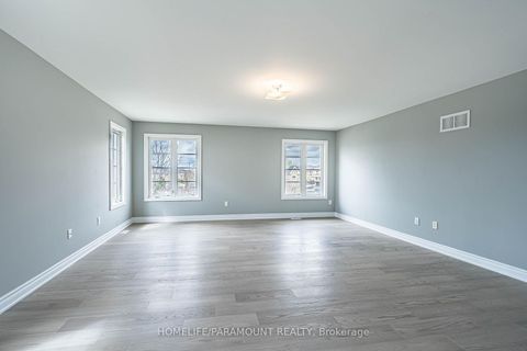 Photo 13 at 121 Highmark Drive, Vellore Village, Vaughan