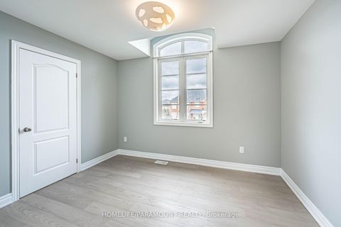 Photo 18 at 121 Highmark Drive, Vellore Village, Vaughan
