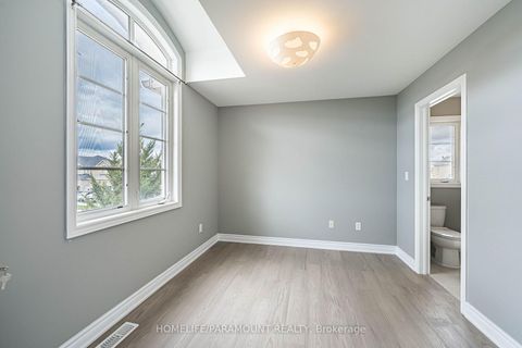 Photo 19 at 121 Highmark Drive, Vellore Village, Vaughan