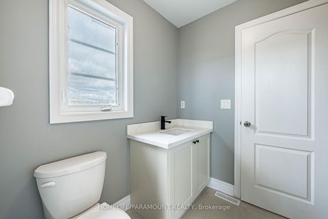 Photo 21 at 121 Highmark Drive, Vellore Village, Vaughan