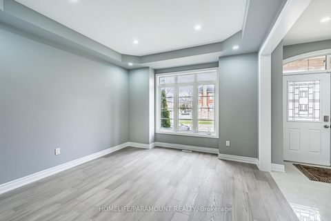 Photo 32 at 121 Highmark Drive, Vellore Village, Vaughan