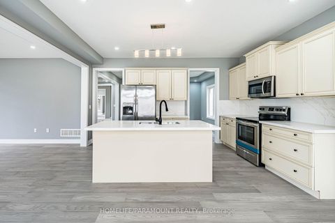 Photo 37 at 121 Highmark Drive, Vellore Village, Vaughan