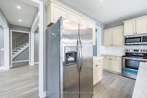 Photo 40 at 121 Highmark Drive, Vellore Village, Vaughan