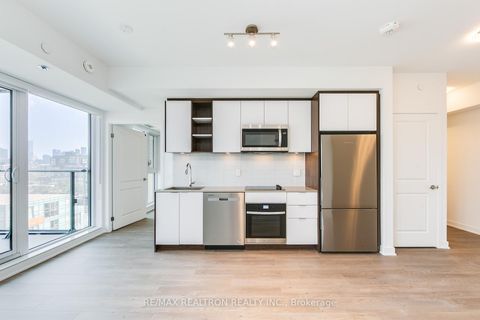 Photo 5 at 1402 - 543 Richmond Street W, Waterfront Communities C1, Toronto