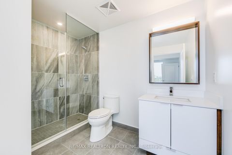 Photo 10 at 1402 - 543 Richmond Street W, Waterfront Communities C1, Toronto