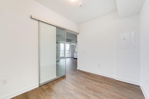 Photo 12 at 1402 - 543 Richmond Street W, Waterfront Communities C1, Toronto