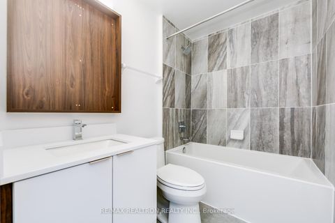 Photo 13 at 1402 - 543 Richmond Street W, Waterfront Communities C1, Toronto