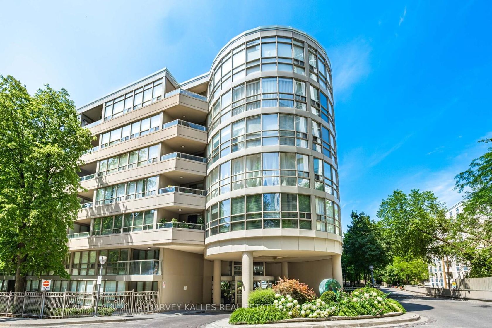 108 - 18 Lower Village Gate, Forest Hill South, Toronto photo 0