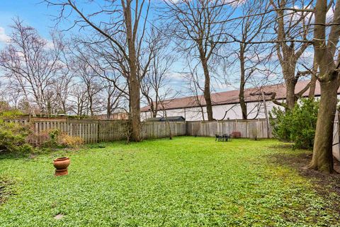 Photo 9 at 147 Farnham Avenue, St. Clair, Toronto