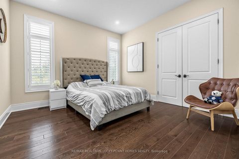 Photo 22 at 15 Tralee Court, Angus Glen, Markham
