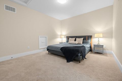 Photo 25 at 15 Tralee Court, Angus Glen, Markham
