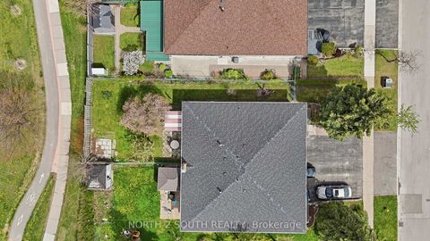 Photo 2 at 228 Andrew Park, West Woodbridge, Vaughan
