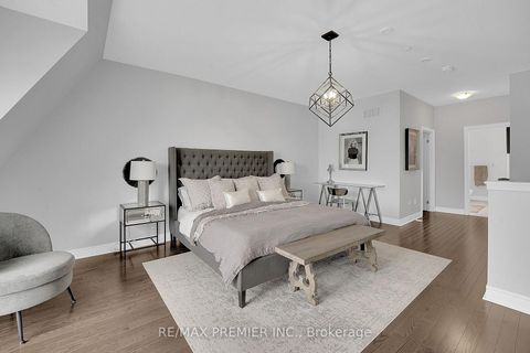 Photo 18 at 27 Powseland Crescent, West Woodbridge, Vaughan