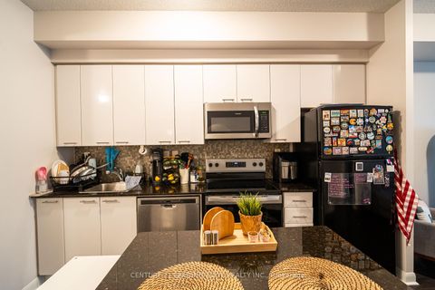 Photo 4 at 517 - 15 BRUYERES Mews, Niagara, Toronto