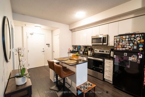 Photo 5 at 517 - 15 BRUYERES Mews, Niagara, Toronto