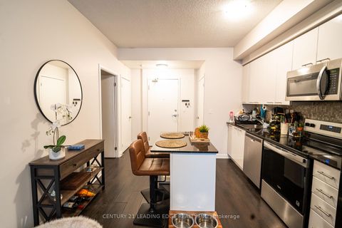 Photo 6 at 517 - 15 BRUYERES Mews, Niagara, Toronto