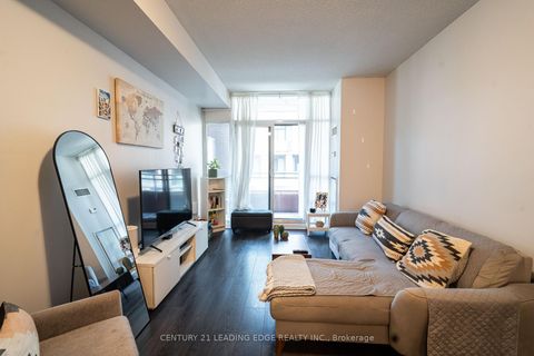 Photo 7 at 517 - 15 BRUYERES Mews, Niagara, Toronto