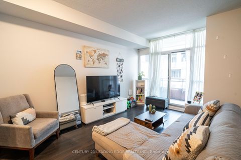 Photo 8 at 517 - 15 BRUYERES Mews, Niagara, Toronto