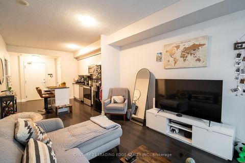 Photo 9 at 517 - 15 BRUYERES Mews, Niagara, Toronto