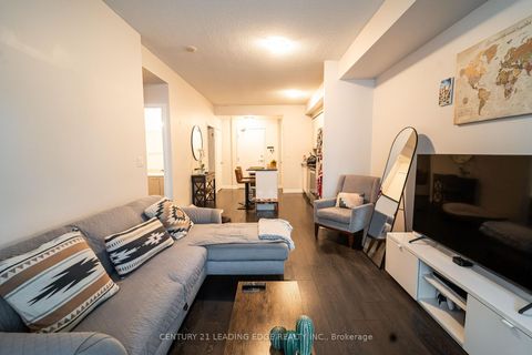 Photo 10 at 517 - 15 BRUYERES Mews, Niagara, Toronto