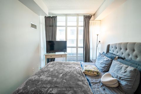 Photo 14 at 517 - 15 BRUYERES Mews, Niagara, Toronto
