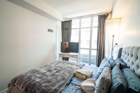 Photo 15 at 517 - 15 BRUYERES Mews, Niagara, Toronto