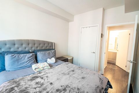 Photo 18 at 517 - 15 BRUYERES Mews, Niagara, Toronto