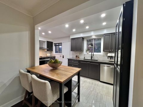 Photo 5 at 73 Newlin Crescent, Jane Heights, Toronto