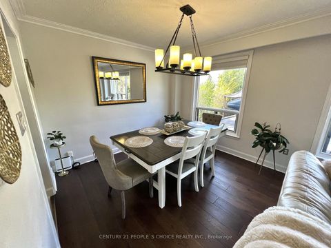 Photo 7 at 73 Newlin Crescent, Jane Heights, Toronto