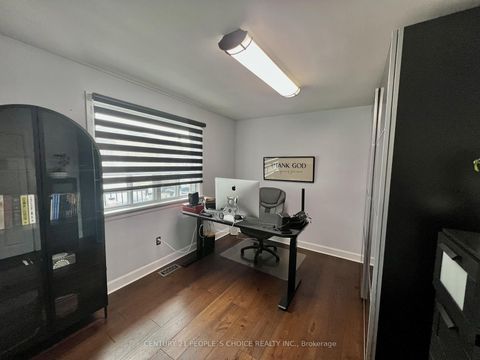 Photo 11 at 73 Newlin Crescent, Jane Heights, Toronto