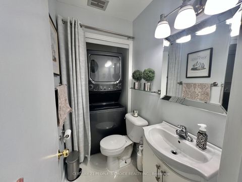 Photo 12 at 73 Newlin Crescent, Jane Heights, Toronto