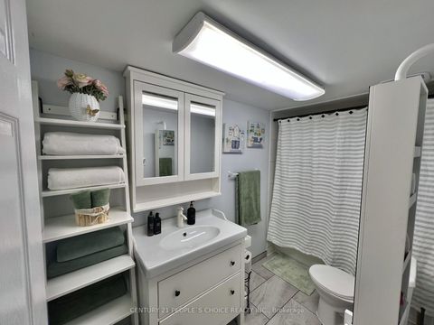 Photo 17 at 73 Newlin Crescent, Jane Heights, Toronto