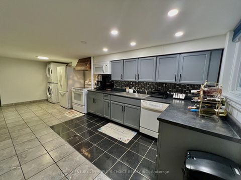 Photo 20 at 73 Newlin Crescent, Jane Heights, Toronto