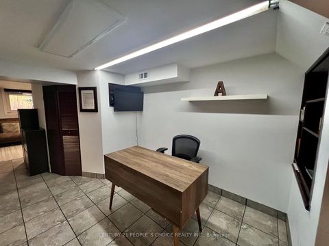 Photo 22 at 73 Newlin Crescent, Jane Heights, Toronto