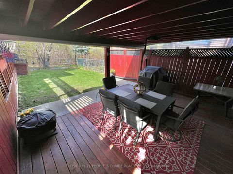 Photo 24 at 73 Newlin Crescent, Jane Heights, Toronto