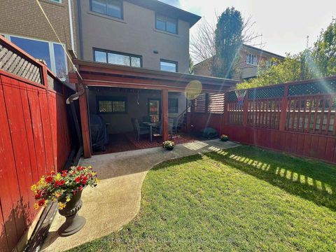 Photo 25 at 73 Newlin Crescent, Jane Heights, Toronto