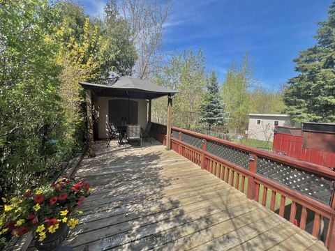 Photo 30 at 73 Newlin Crescent, Jane Heights, Toronto