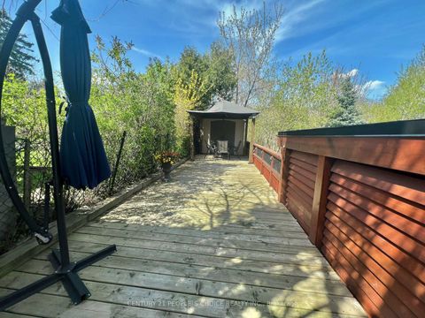 Photo 31 at 73 Newlin Crescent, Jane Heights, Toronto