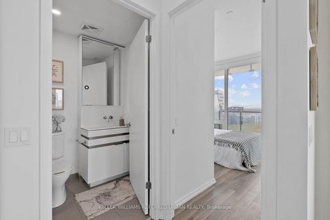 Photo 10 at 2905 - 197 Yonge Street, Yonge Corridor, Toronto