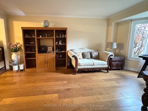 Photo 3 at 15 Timpson Drive, Aurora Highlands, Aurora