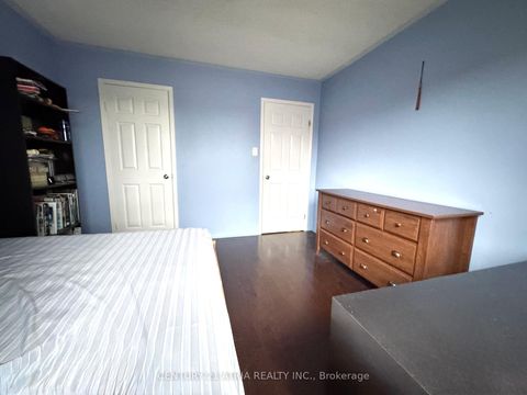 Photo 21 at 15 Timpson Drive, Aurora Highlands, Aurora