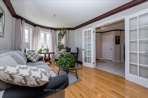 Photo 3 at 16 Bear Creek Drive, Holly, Barrie