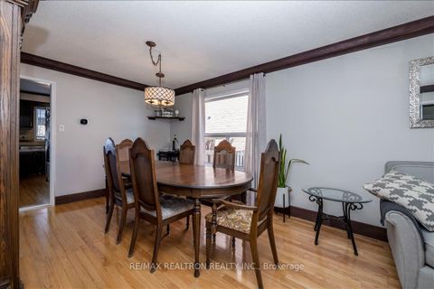 Photo 5 at 16 Bear Creek Drive, Holly, Barrie