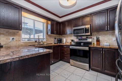 Photo 7 at 16 Bear Creek Drive, Holly, Barrie