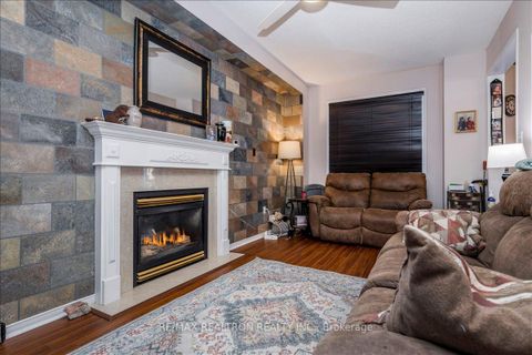 Photo 10 at 16 Bear Creek Drive, Holly, Barrie