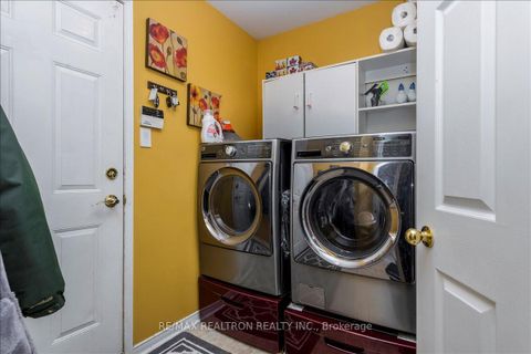 Photo 13 at 16 Bear Creek Drive, Holly, Barrie