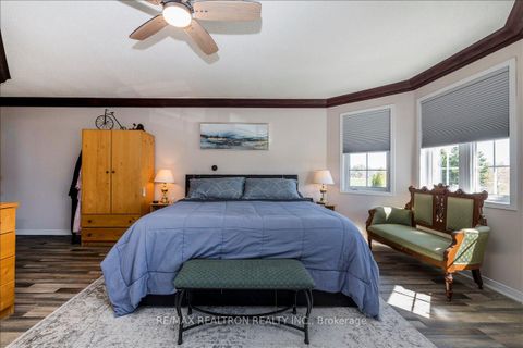 Photo 17 at 16 Bear Creek Drive, Holly, Barrie